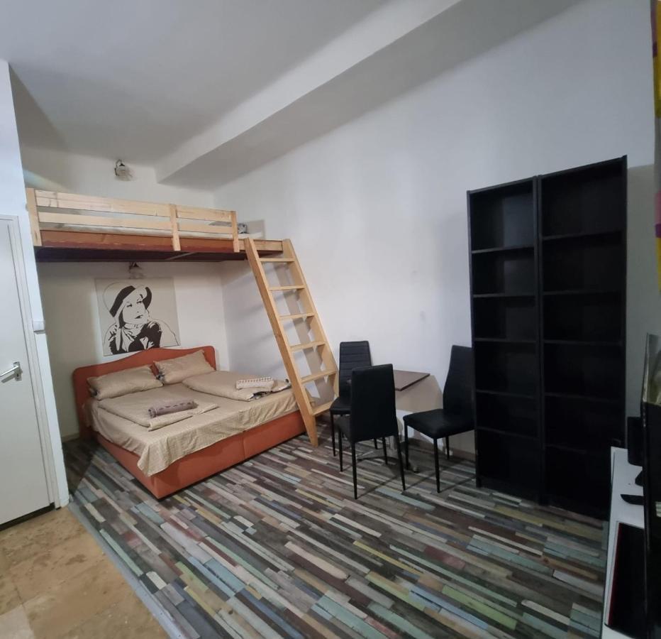 7Dab Apartment Bezeredj Contactless Self -Check-In Budapest Ngoại thất bức ảnh