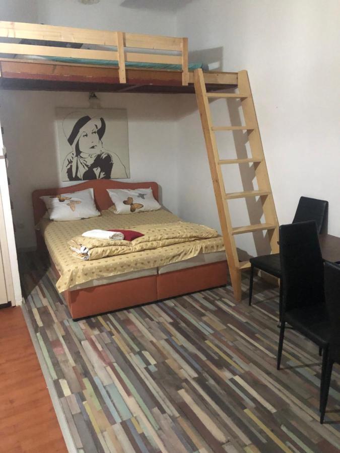 7Dab Apartment Bezeredj Contactless Self -Check-In Budapest Ngoại thất bức ảnh